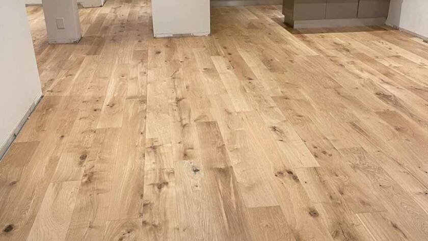 Laminate flooring Oak